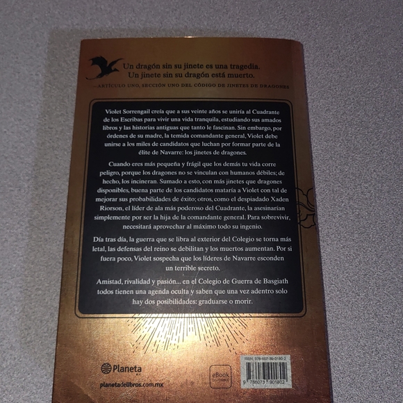 Alas de Sangre Hardcover Book - Picture 7 of 13